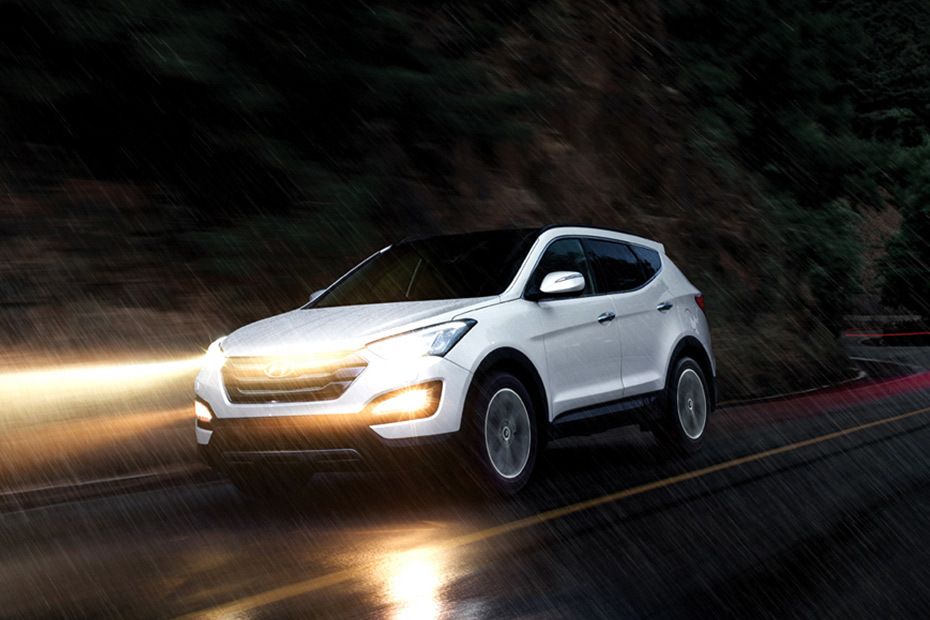 Hyundai Santa Fe (2013-2018) Front Side View Hyundai Santa Fe (2013-2018) Front Side View