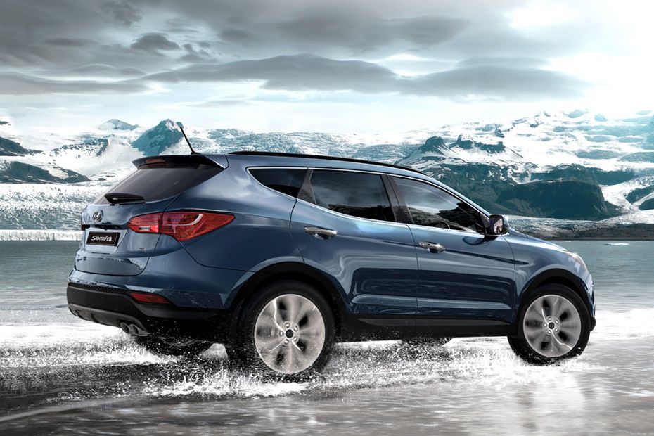 Santa Fe (2013-2018) Rear Medium Side View Santa Fe (2013-2018) Rear Medium Side View