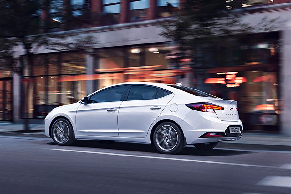 Rear Cross View of Hyundai Elantra (2019-2020) Rear Cross View of Hyundai Elantra (2019-2020)