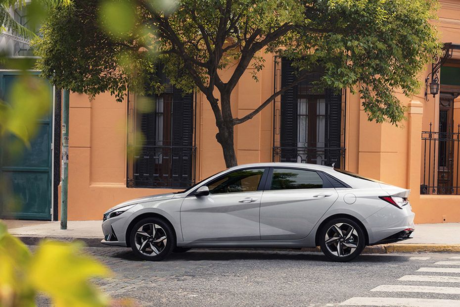Elantra Side view Elantra Side view