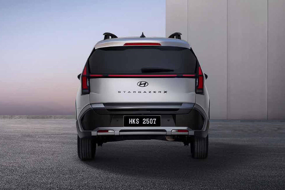 Full Rear View of Hyundai Stargazer