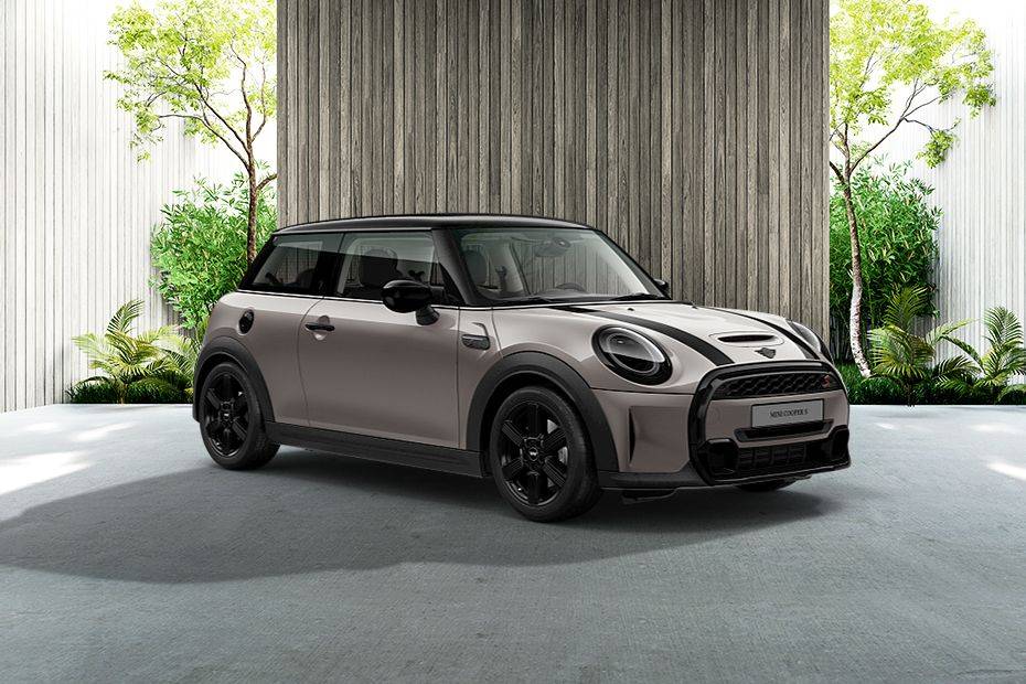 MINI 3 Door Front Medium View MINI 3 Door Front Medium View