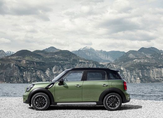 New Countryman Side view
