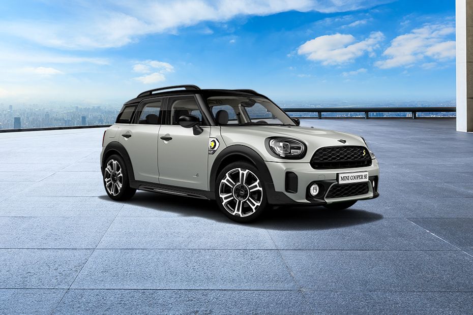MINI Countryman SE Front Cross Side View