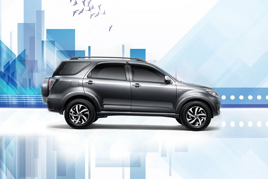 Toyota Rush (2015-2018) Drivers Sideview