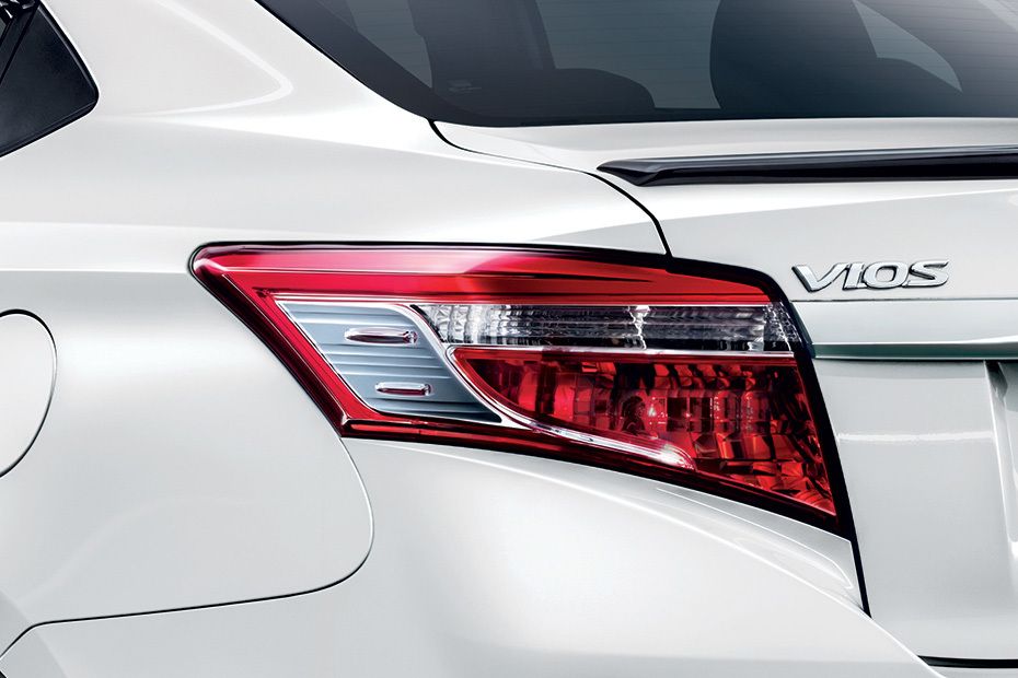 Vios (2017-2019) Tail light