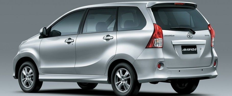 Rear Cross Side View of Toyota Avanza (2010-2015) Rear Cross Side View of Toyota Avanza (2010-2015)