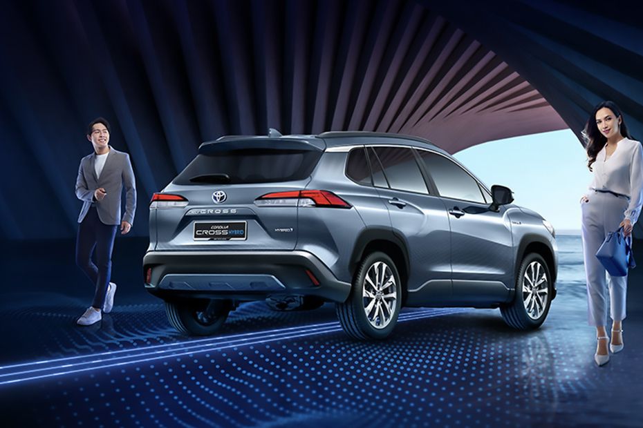 Corolla Cross Hybrid (2021-2023) Rear angle view Corolla Cross Hybrid (2021-2023) Rear angle view