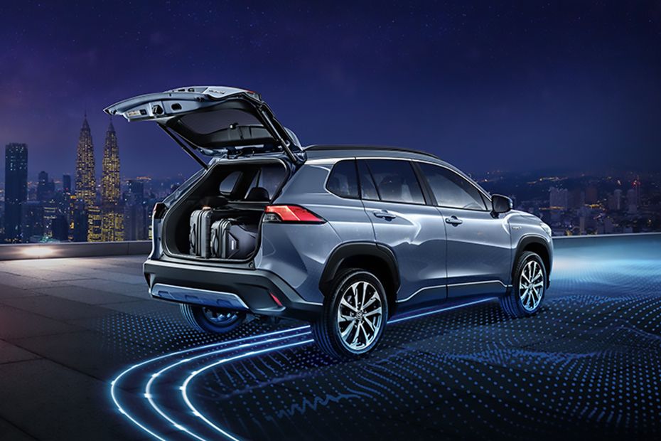 Trunk Open Closer View of Corolla Cross Hybrid (2021-2023) Trunk Open Closer View of Corolla Cross Hybrid (2021-2023)