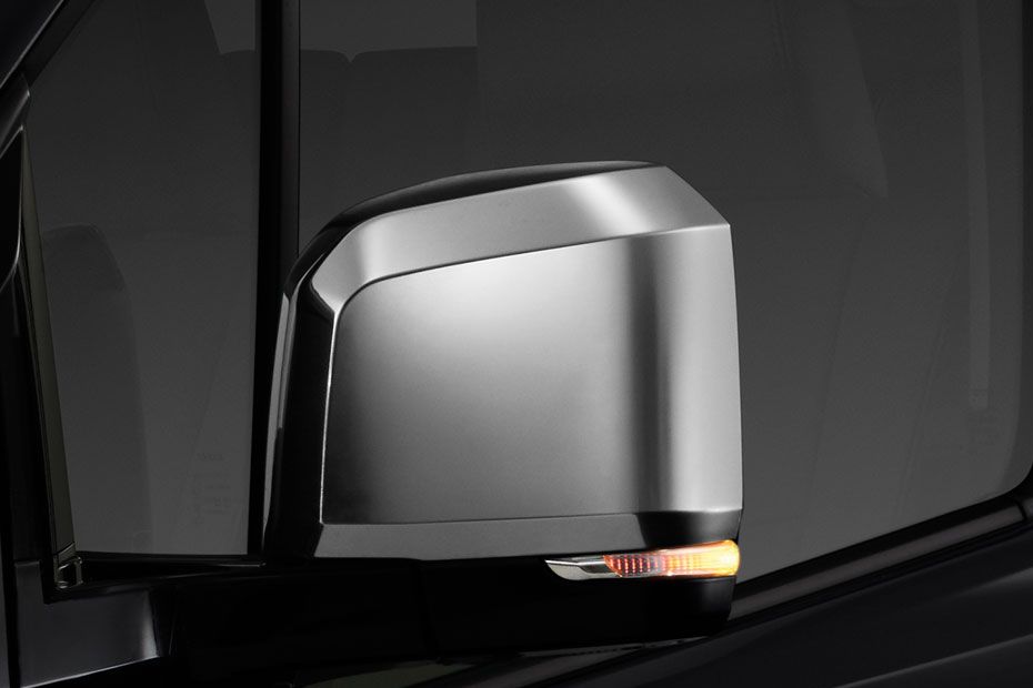 Toyota Majesty Drivers Side Mirror Front Angle Toyota Majesty Drivers Side Mirror Front Angle