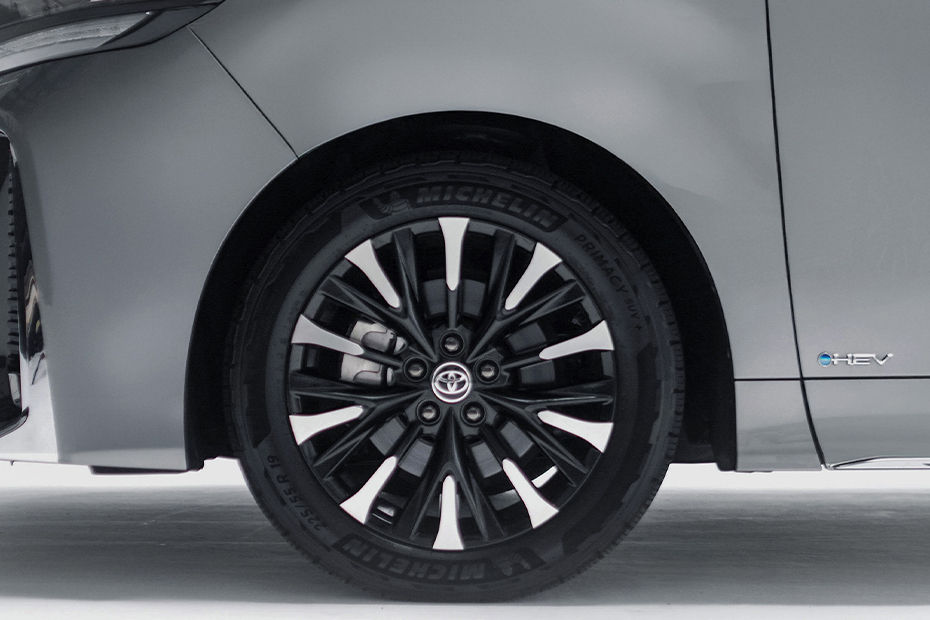 Vellfire HEV Wheel