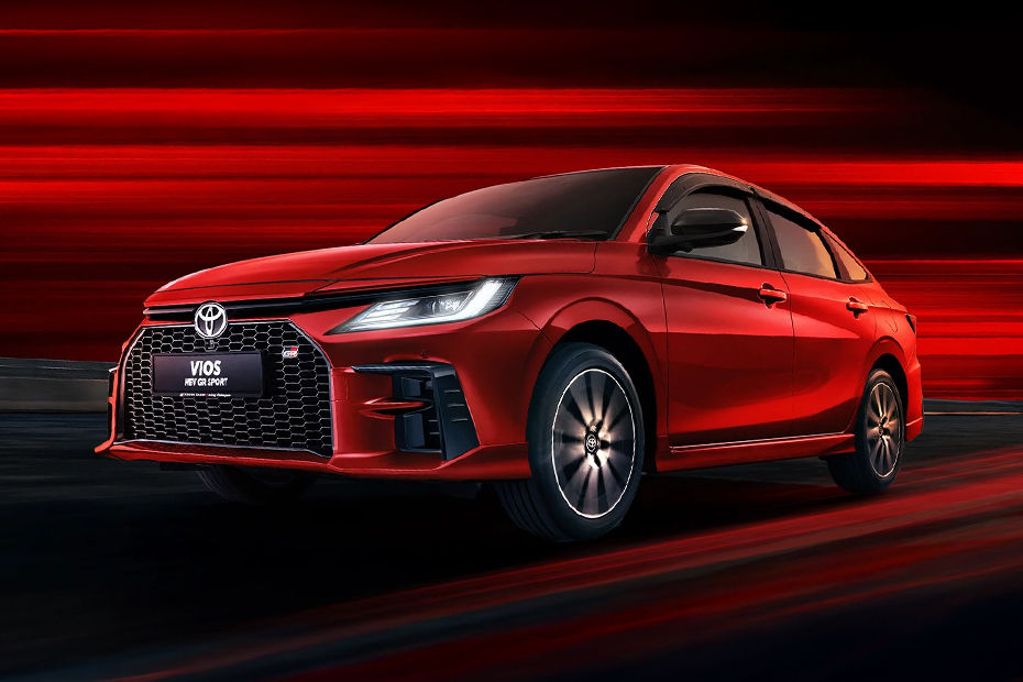 Vios HEV GR Sport Front deep low Angle View