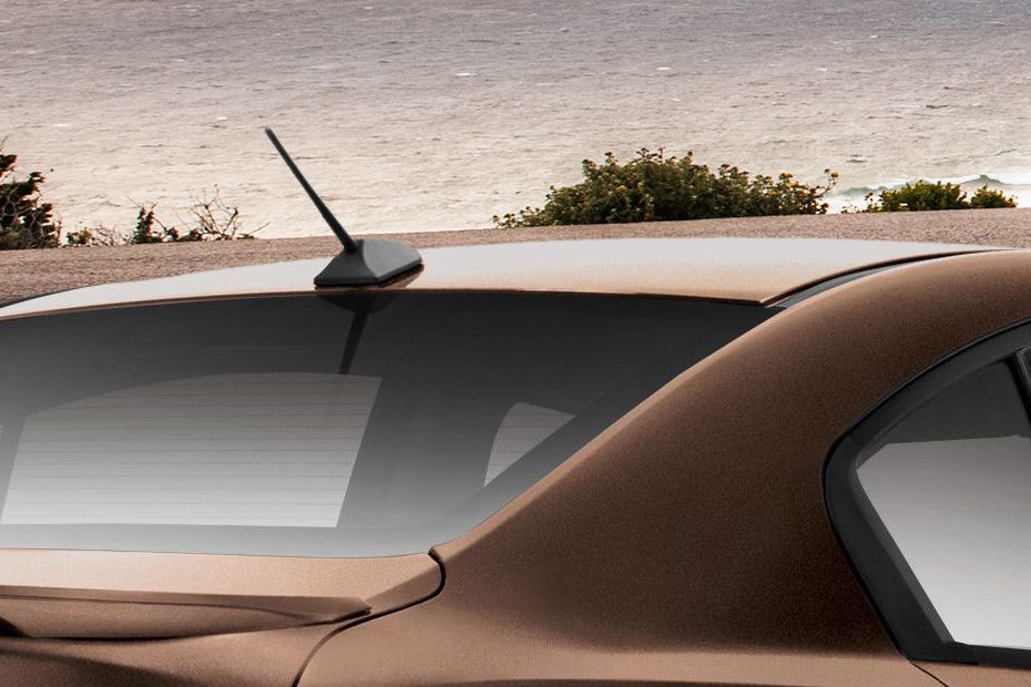 Persona (2016-2018) Roof Antenna Persona (2016-2018) Roof Antenna