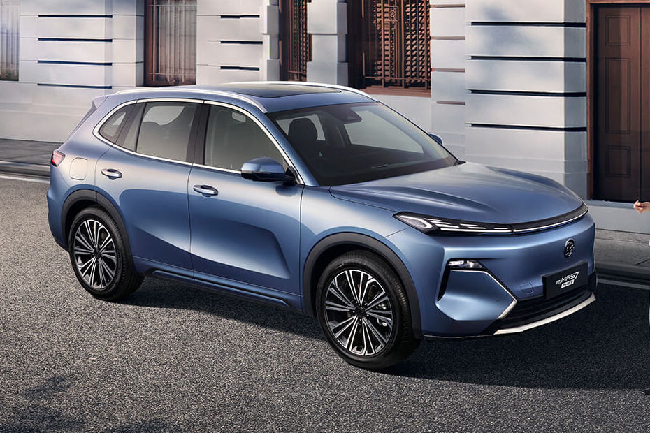 Proton e.MAS 7 PHEV Front Cross Side View