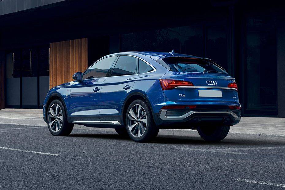 Rear Cross Side View of Audi Q5 Sportback Rear Cross Side View of Audi Q5 Sportback