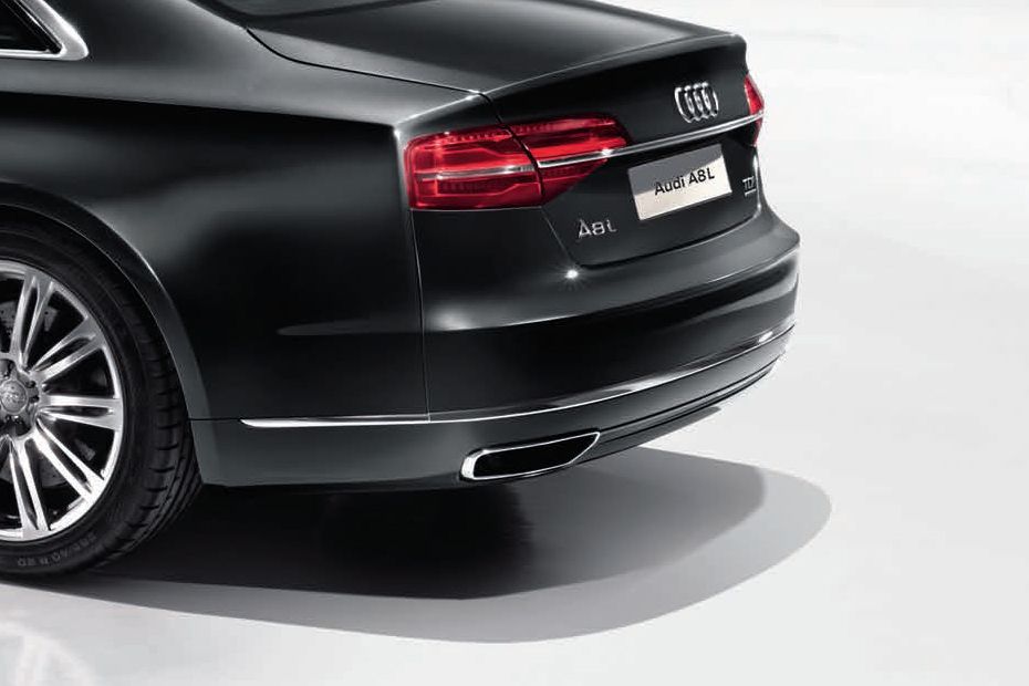 Exhaust Pipe of Audi A8