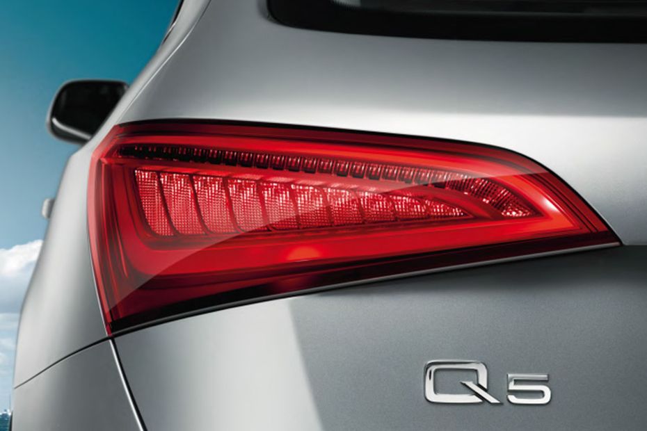 Q5 (2012-2018) Tail light