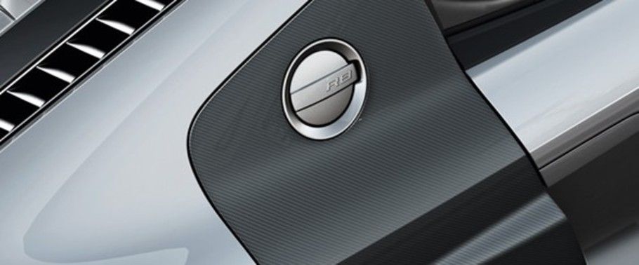 Gas Cap Open of R8 Gas Cap Open of R8