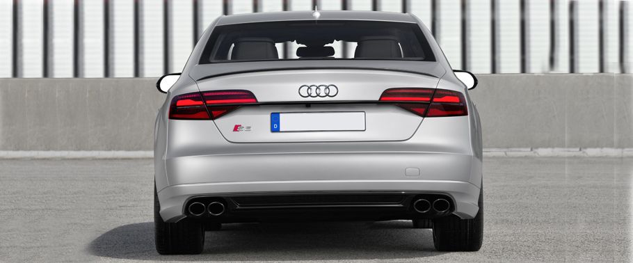 Full Rear View of Audi S8 Plus Full Rear View of Audi S8 Plus