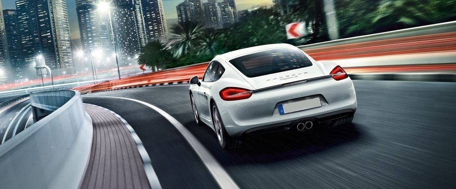 Rear Cross Side View of Porsche Cayman S