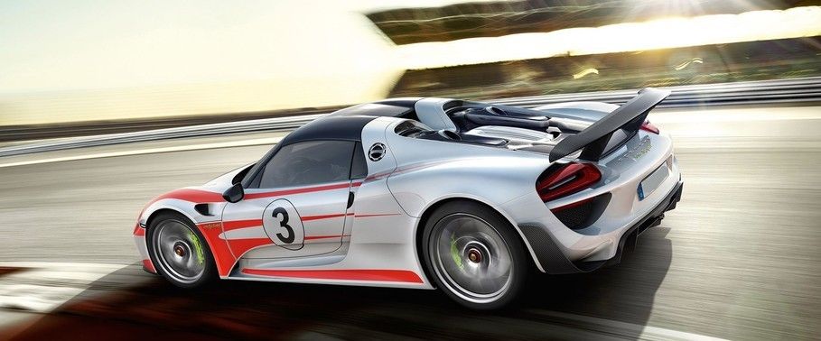 Rear Cross View of Porsche 918 Spyder Weissach package Rear Cross View of Porsche 918 Spyder Weissach package