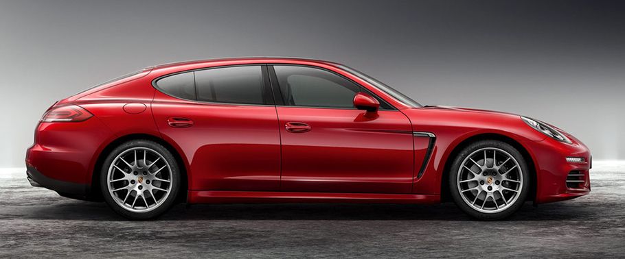 Porsche Panamera 4 Drivers Sideview