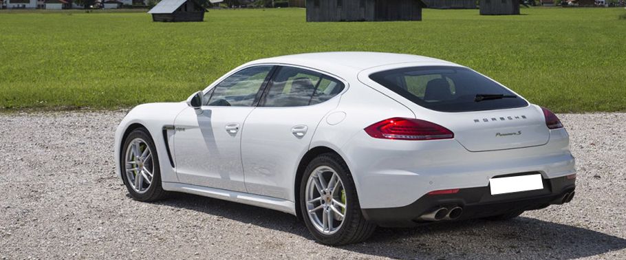 Rear Cross Side View of Porsche Panamera S E-Hybrid Rear Cross Side View of Porsche Panamera S E-Hybrid