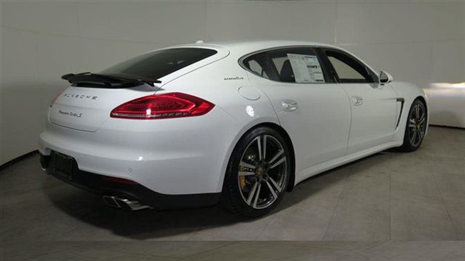 Panamera Turbo S Executive Rear angle view