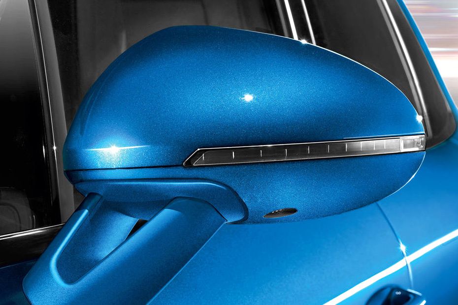 Porsche Macan (2016-2018) Drivers Side Mirror Front Angle Porsche Macan (2016-2018) Drivers Side Mirror Front Angle