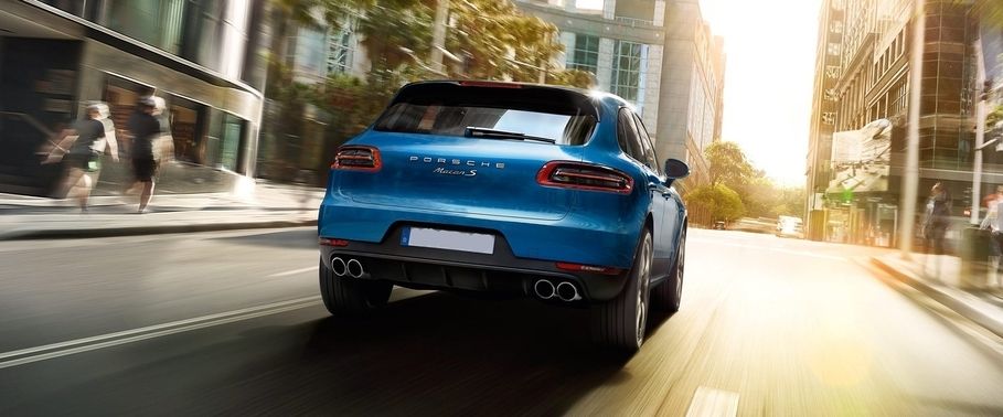 Macan S Rear angle view