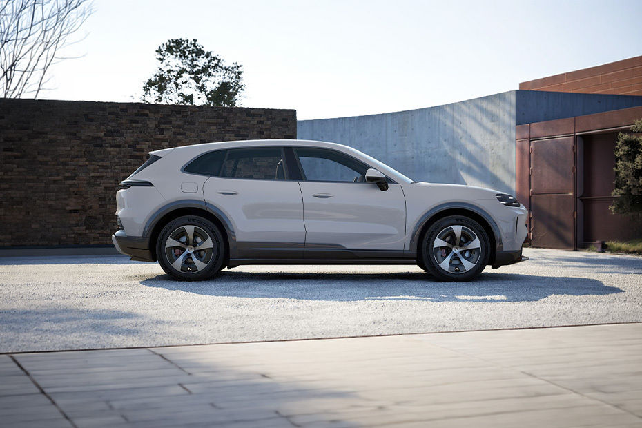 Cayenne Electric Rear Medium Side View Cayenne Electric Rear Medium Side View