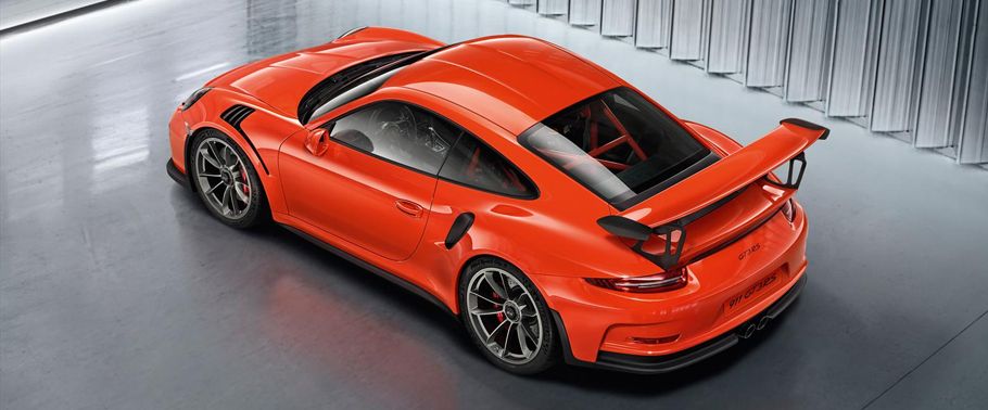 Rear Medium View of Porsche 911 GT3 RS Rear Medium View of Porsche 911 GT3 RS