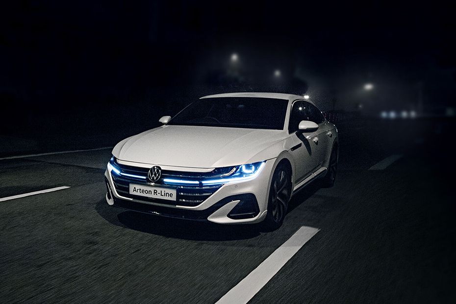 Arteon R-Line Front deep low Angle View Arteon R-Line Front deep low Angle View