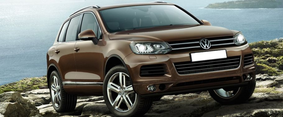 Volkswagen Touareg TDI Front Medium View