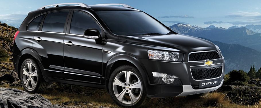 Chevrolet Captiva Front Cross Side View