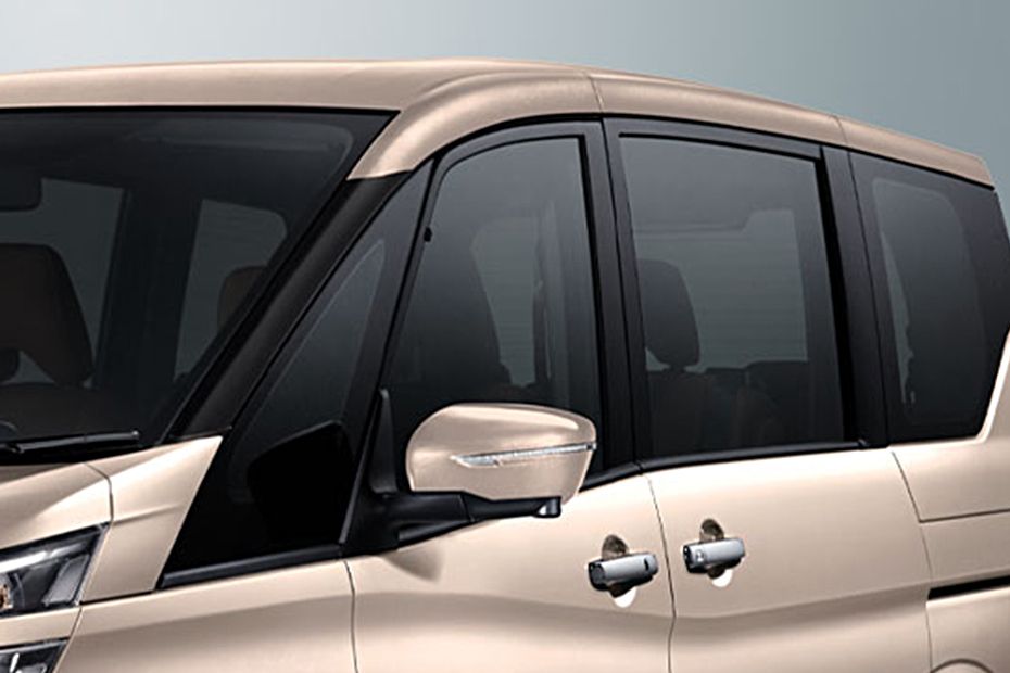 Nissan Serena Drivers Side Mirror Front Angle Nissan Serena Drivers Side Mirror Front Angle