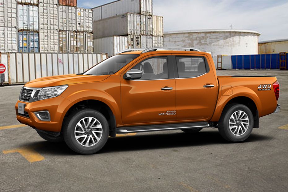 Nissan Navara Side Medium View Nissan Navara Side Medium View