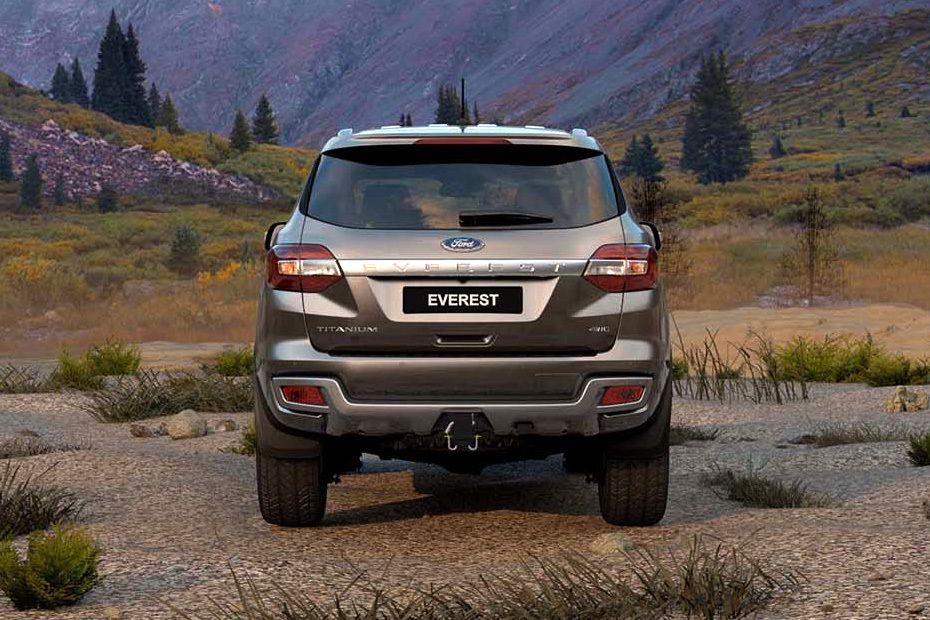 Full Rear View of Ford Everest (2019-2021) Full Rear View of Ford Everest (2019-2021)