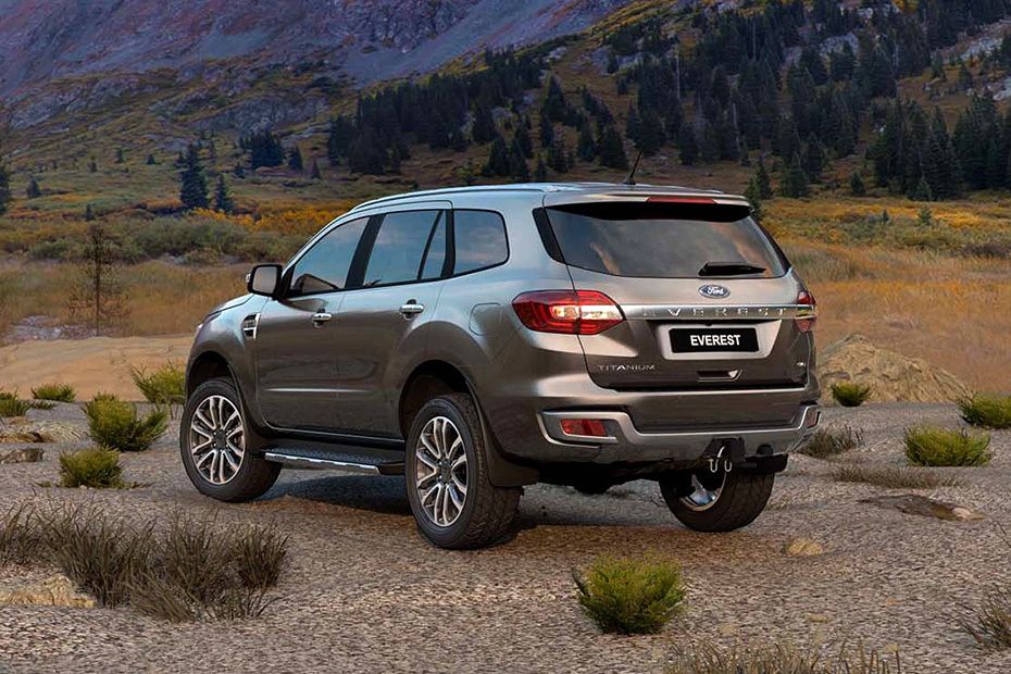 Rear Cross Side View of Ford Everest (2019-2021) Rear Cross Side View of Ford Everest (2019-2021)