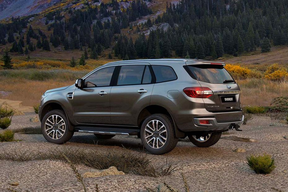 Rear Cross View of Ford Everest (2019-2021) Rear Cross View of Ford Everest (2019-2021)