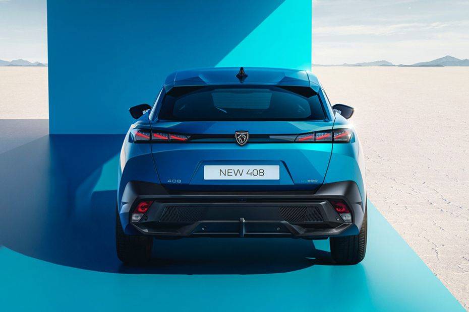 Full Rear View of Peugeot 408 Full Rear View of Peugeot 408