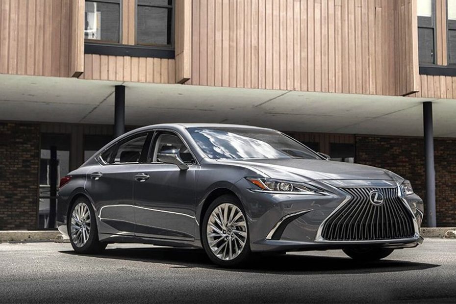 Lexus ES Front Cross Side View