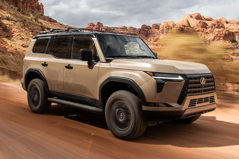 Lexus GX Front Cross Side View