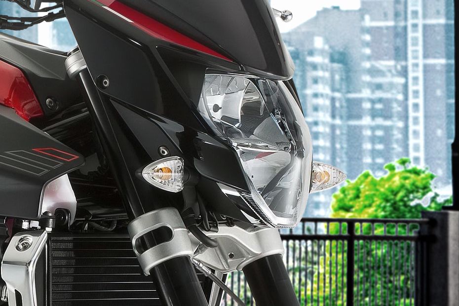 Aprilia Shiver 750 Head Light View
