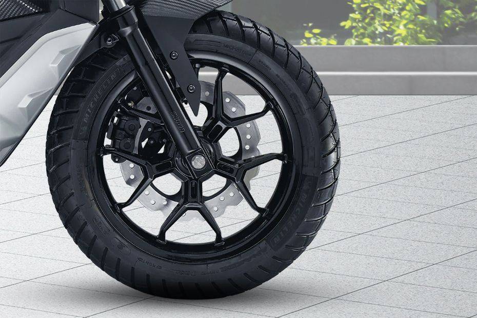 Aprilia SR GT 200 Front Tyre Aprilia SR GT 200 Front Tyre