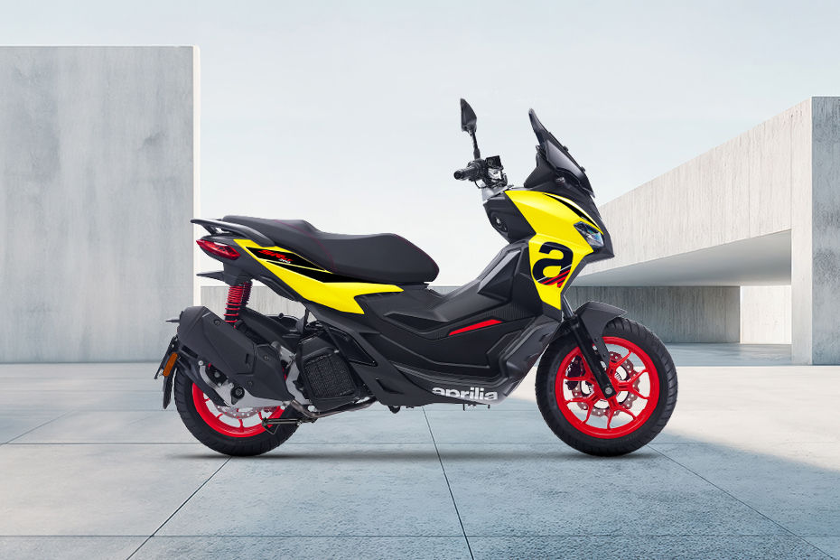 Aprilia SR GT 200 Right Side Viewfull Image