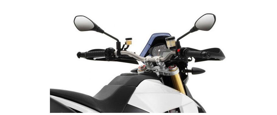 Aprilia Dorsoduro 1200 Handle Bar View
