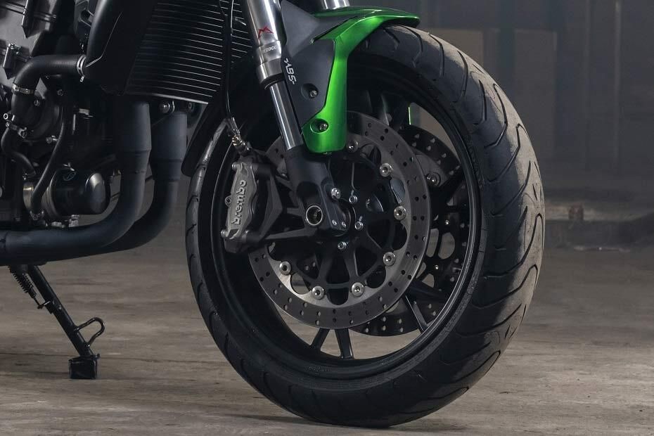 Benelli 752 S Front Tyre View Benelli 752 S Front Tyre View