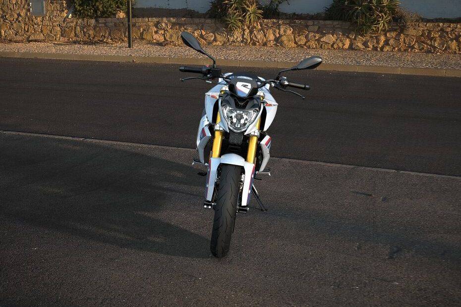 BMW G 310 R Front View Full Image BMW G 310 R Front View Full Image