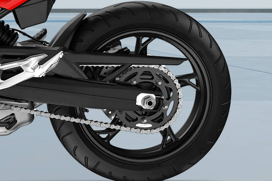 BMW F 900 XR Rear Tyre BMW F 900 XR Rear Tyre